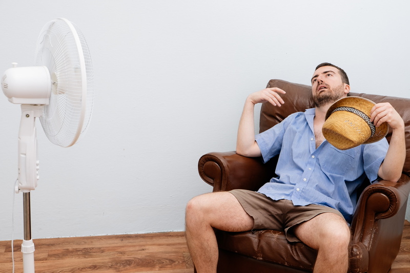 https://www.goservicemax.com/blog/wp-content/uploads/2017/06/man-in-front-of-fan.jpg